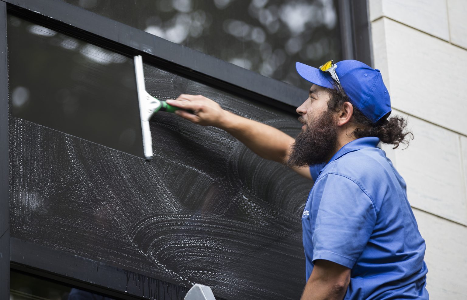 How To Clean Windows Without Streaks Glassmate Window Solutions